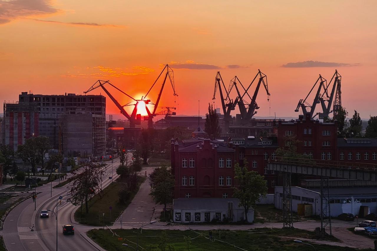Flatbook - City Center Apartments Doki Living Gdansk Bagian luar foto