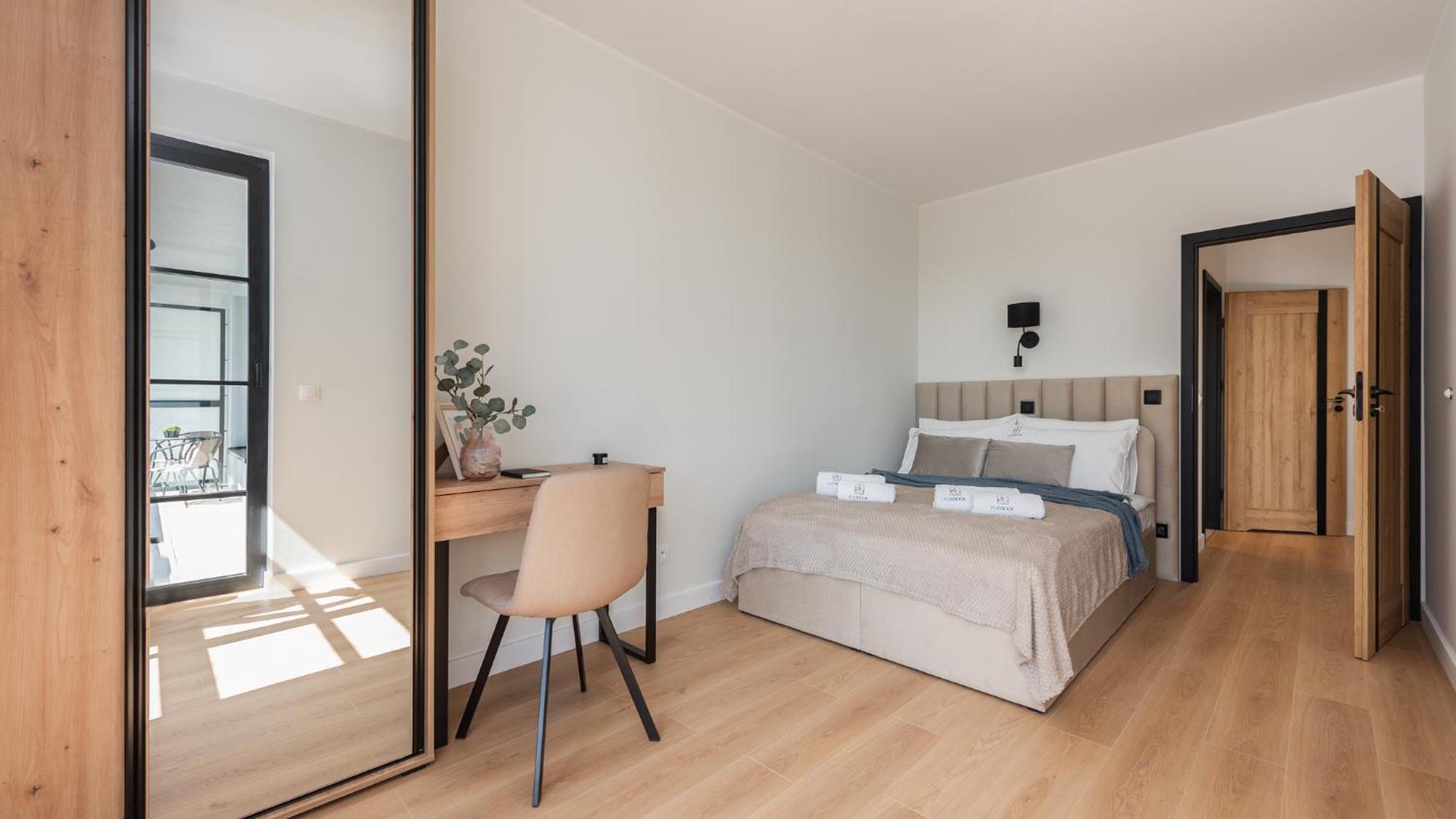 Flatbook - City Center Apartments Doki Living Gdansk Bagian luar foto
