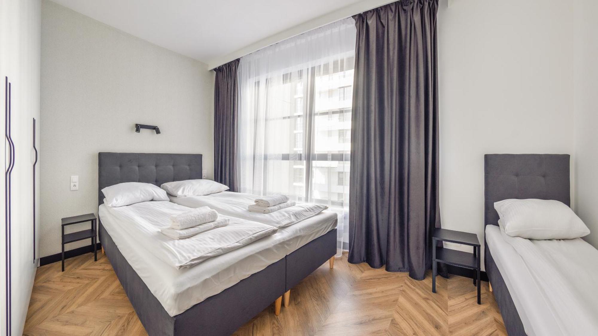 Flatbook - City Center Apartments Doki Living Gdansk Bagian luar foto