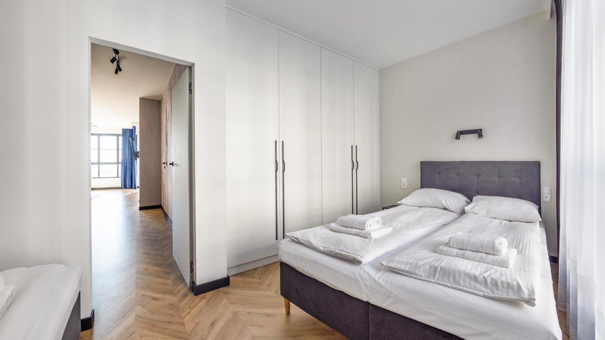 Flatbook - City Center Apartments Doki Living Gdansk Bagian luar foto