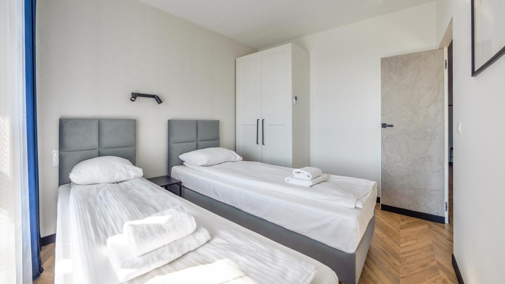 Flatbook - City Center Apartments Doki Living Gdansk Bagian luar foto