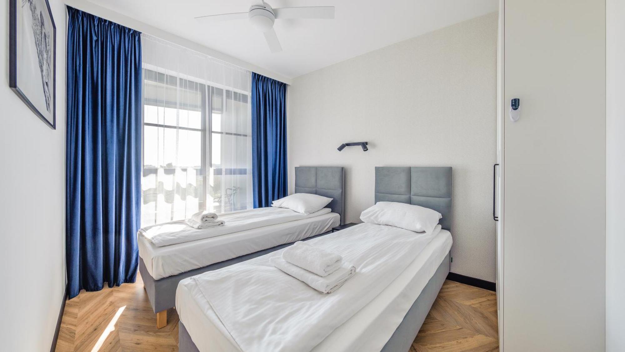 Flatbook - City Center Apartments Doki Living Gdansk Bagian luar foto